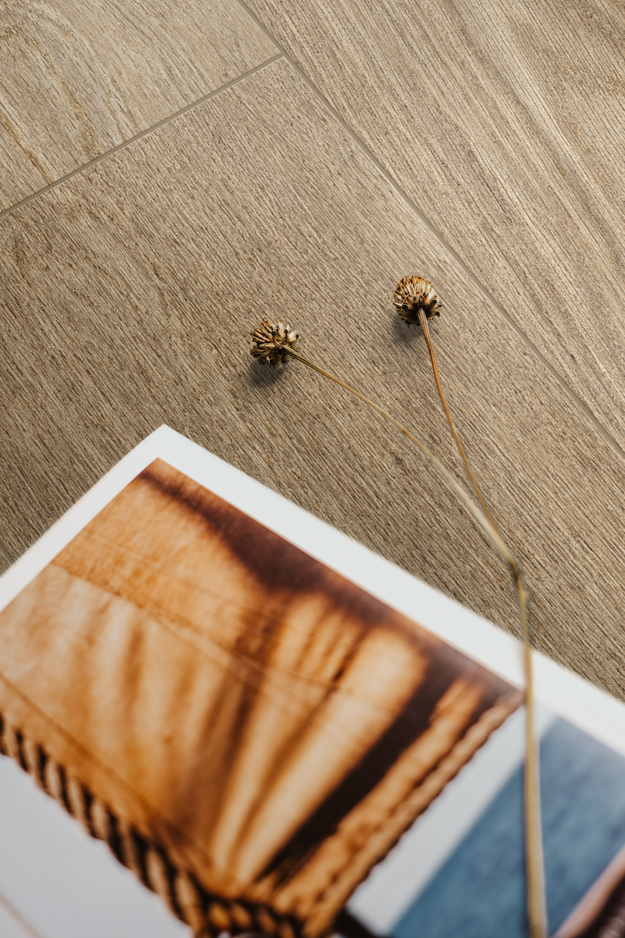 Wood-effect tiles: natural warmth, lasting performance and easy care