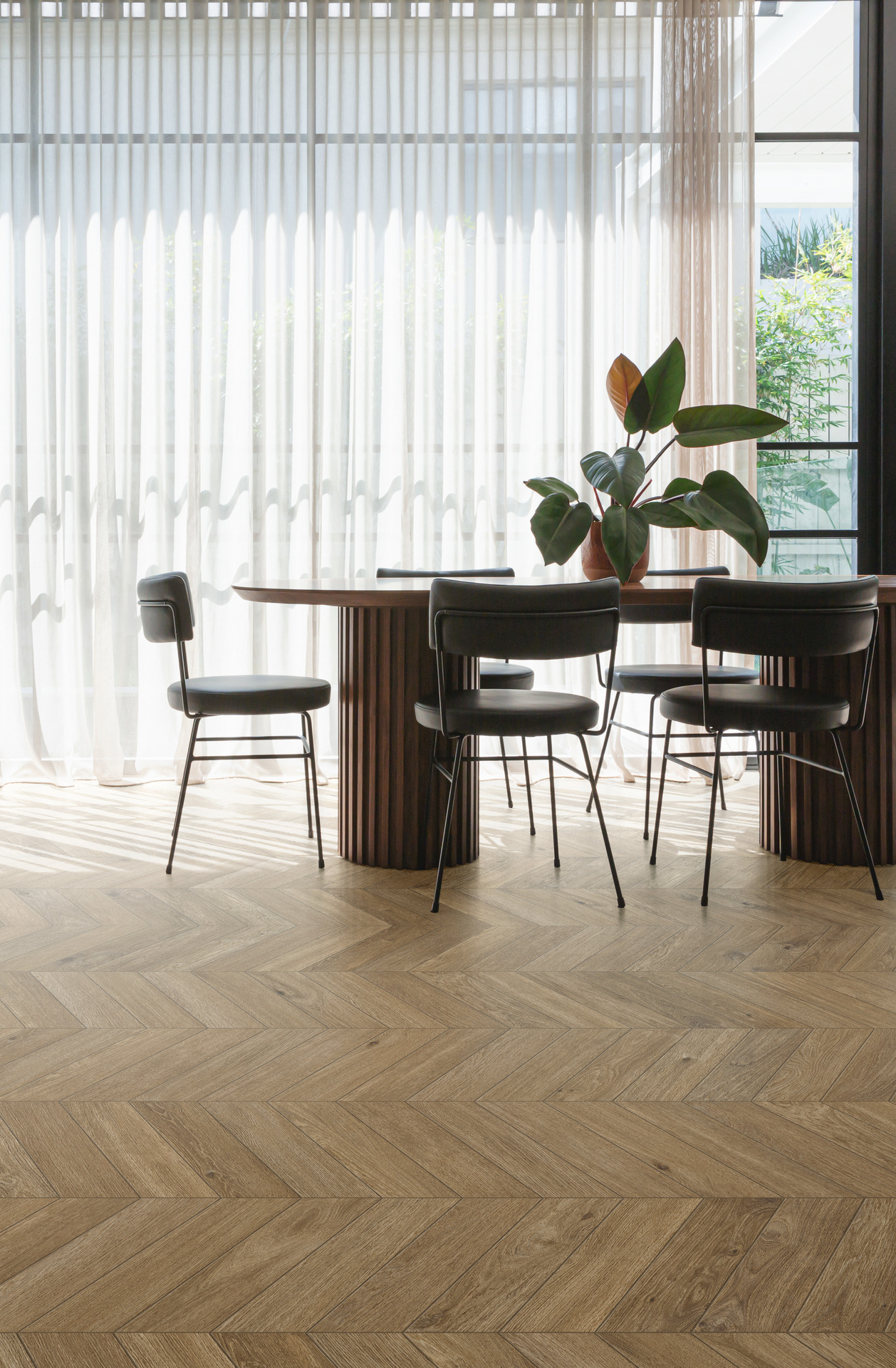 Wood-effect tiles: natural warmth, lasting performance and easy care