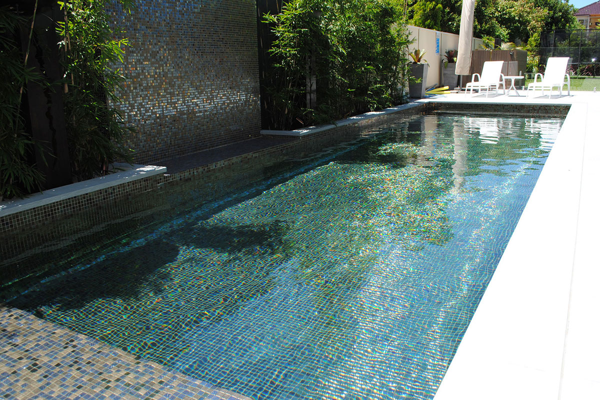 Oxido Metal Mosaic Pool